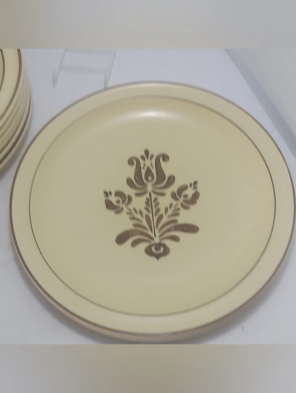Pfaltzgraff Village Dinner Plates Set of 8 Tan Brown 10